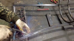 СТУЛ ИЗ ПРОФИЛЬНОЙ ТРУБЫ (с элементами ковки)