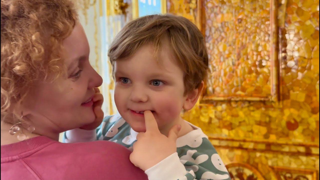 Gavriil At The Amber Room - Гавриил в Янтарной комнате