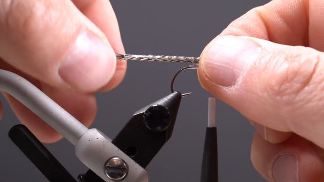 Glass Minnow Streamer Fly Tying for Saltwater Fishing on Sea Trout Bass смотреть онлайн