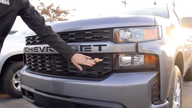 2019 Silverado - Differences Between LTZ, LT and Custom Model Grills смотреть онлайн