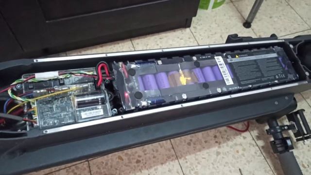 Самокат Xiaomi M365 не включается и не заряжается после длительного хранения!