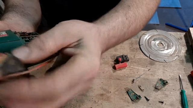 Про болгарку и кирпичь. Что делает с болгаркой кирпичная пыль. смотреть онлайн