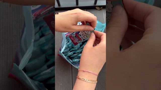 Я купила леденцы, которые убирают зубной налет и кариес ? смотреть онлайн