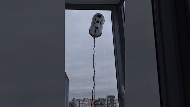 Робот мойщик окон RuRuikai с Алиэкспресс, распаковка и тест (ссылка на робота и обзор в описании) смотреть онлайн