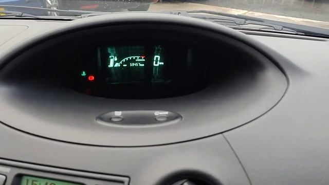 Toyota Yaris 1.0 VVT-i T3 5dr смотреть онлайн