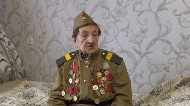 Низкий поклон за Победу! Глава района вручил подарки ветеранам смотреть онлайн