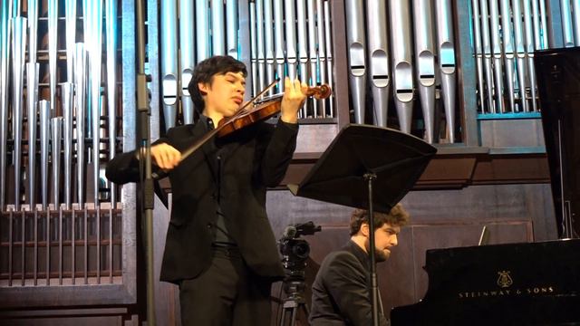 Дебюсси.Соната №2.. Айлен Притчин и Лукас Генюшас.