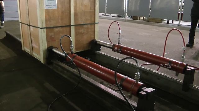 Установка гидравлическая для перемещения тяжеловесного оборудования по рельсам смотреть онлайн