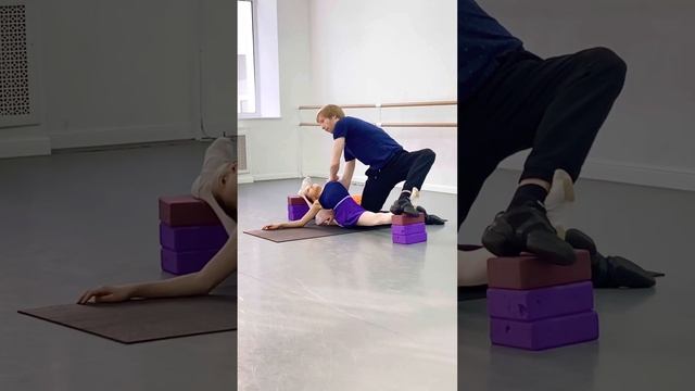 Stretch The Splits ✨