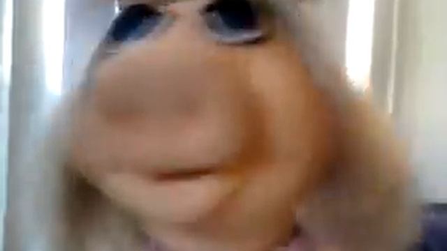 Miss Piggy performs Adele's ' Rolling in the Deep' смотреть онлайн