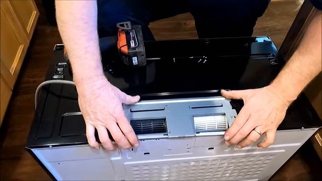 How to replace over the range microwave - Frigidaire FGMV17WNVFA смотреть онлайн