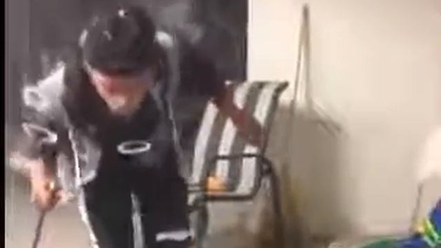 Прикольные трюки с дымом от кальяна! смотреть онлайн