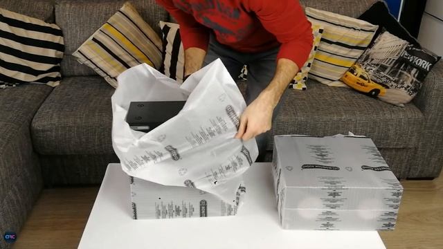 Monitor Audio Studio bookshelf speakers - Unboxing смотреть онлайн