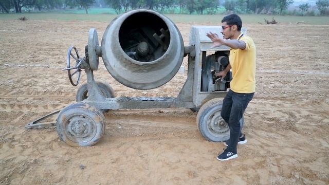 Television VS Cement Mixing Machine | सीमेंट मिलाने वाली मशीन में TV डाल दे तो क्या होगा? смотреть онлайн