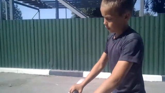 Учимся делать трюки на самокате смотреть онлайн