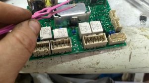 Стиральная машина Индезит мигает выведения пятен и замок.