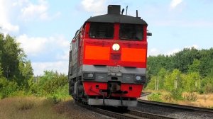 «На крутых поворотах». 3ТЭ10У-0066 с грузовым поездом