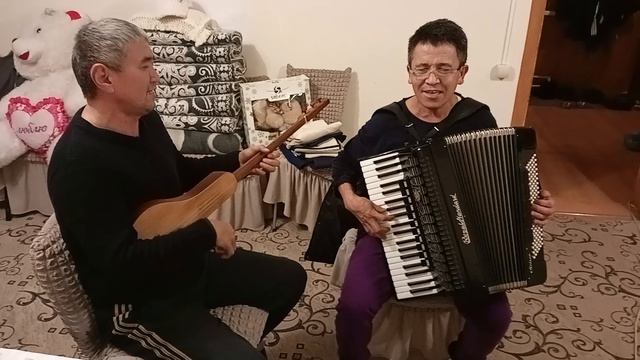 «Көл баяны» сөз жок мыкты аткаруу. Айтылуу Асанкалый Керимбаевдин ырын өтө мыкты деңгээлде аткарышт смотреть онлайн