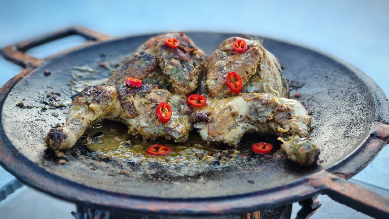 Курица целиком на Сибирском садже. Whole chicken in a frying pan смотреть онлайн