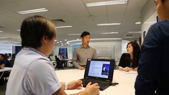 Rolls-Royce | The Rolls-Royce Customer Service Centre - Singapore смотреть онлайн