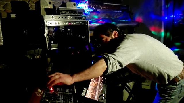 Welson Syntex, Musitec Drum Machine, Pulsatron Mixer, Logan Big Band in Random Fun Session смотреть онлайн