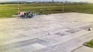 Вертолет Ми-26 снес осветительную мачту в аэропорту Якутска