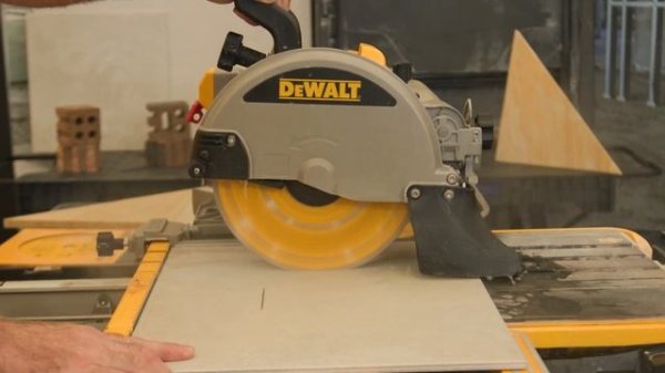 DEWALT® ANZ | D36000 CORDED 250mm Wet Tile Saw Instructional Video