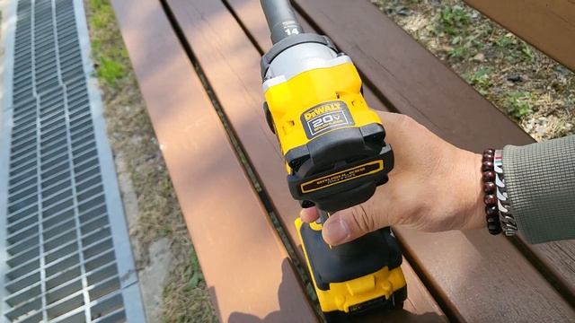 신형 디월트 DCF922N 충전 임팩렌치(20V) 테스트