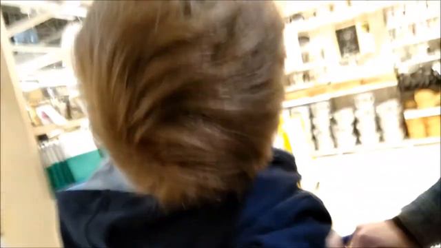 Квест в магазине икея. Катаемся на тележке по складу и ищем звёзды в икея. смотреть онлайн