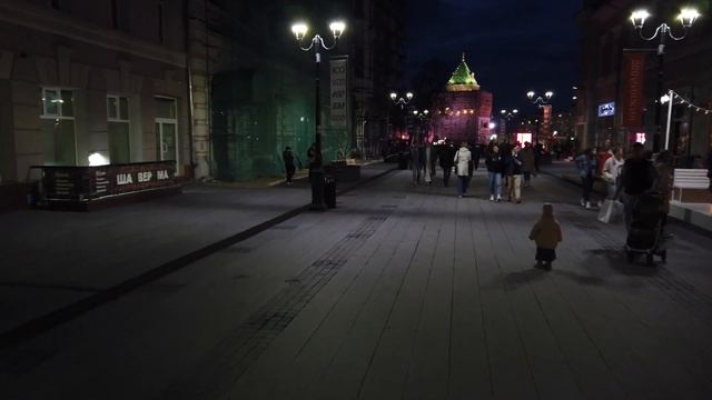 Nizhny Novgorod, Russia. Friday Nightlife.Bolshaya Pokrovskaya Street. смотреть онлайн