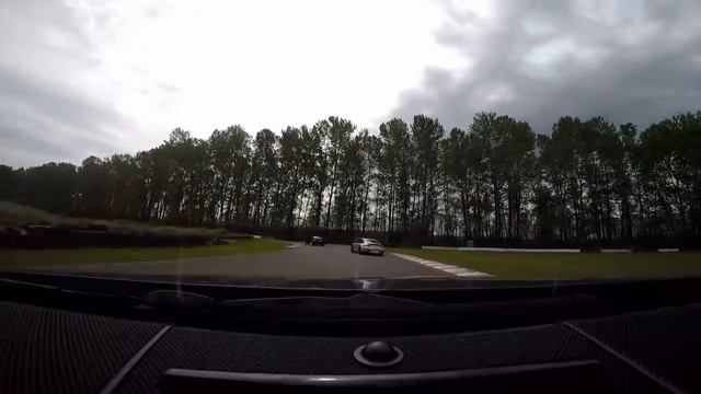 E63 Wagon and Porsche Turbo смотреть онлайн