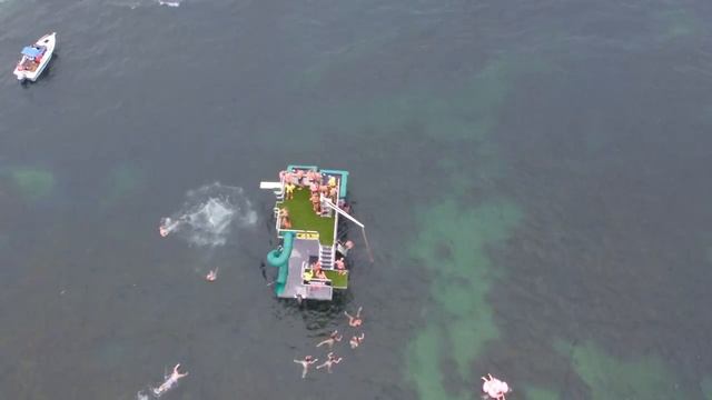 Jungle Float makes a splash opening in Sydney Australia смотреть онлайн