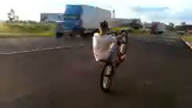 tonbo de "Gaspar e sua monark sokada". смотреть онлайн