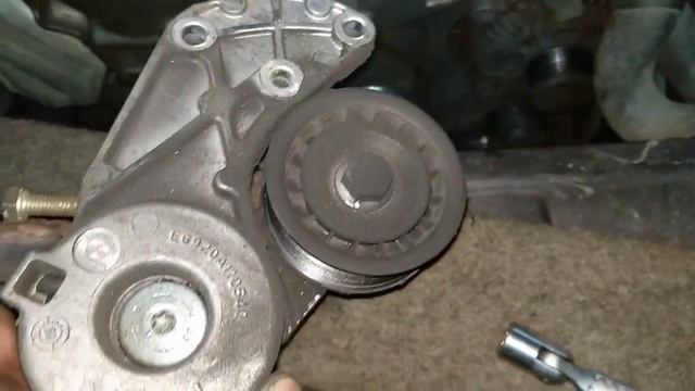 #037(2)СНЯТИЕ РЕМНЯ,НАТЯЖИТЕЛЯ,ГЕНЕРАТОРА (audi Q7,vw Touareg 3.6 BHK)