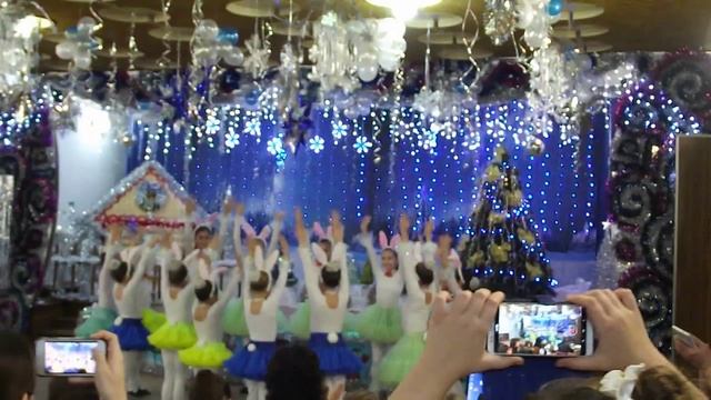 "Веселая летка йенька " ансамбль Родничок смотреть онлайн