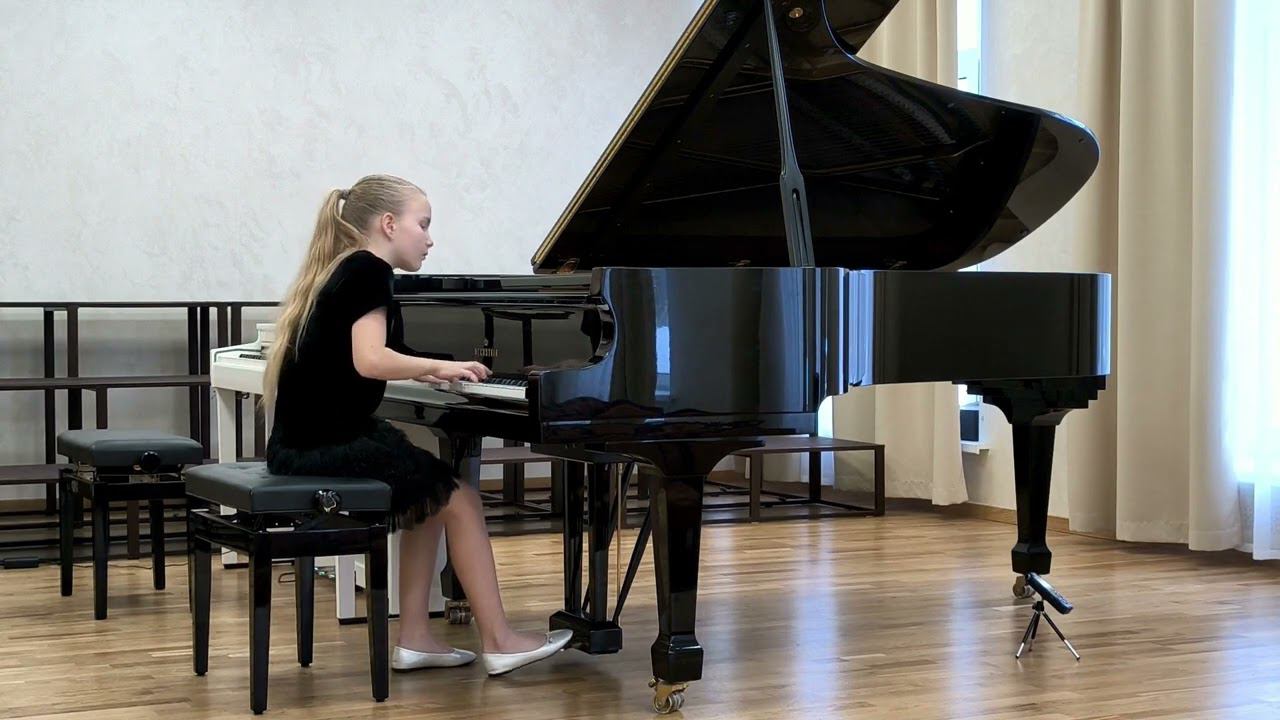 М. Парцхаладзе - «В цирке», Р. Глиэр - «В полях». Исп. Мартиросян Арина смотреть онлайн