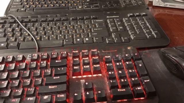 Клавиатура перестала работать Компьютер не видит исправную клавиатуру 5 минут и все работает УРА УР смотреть онлайн