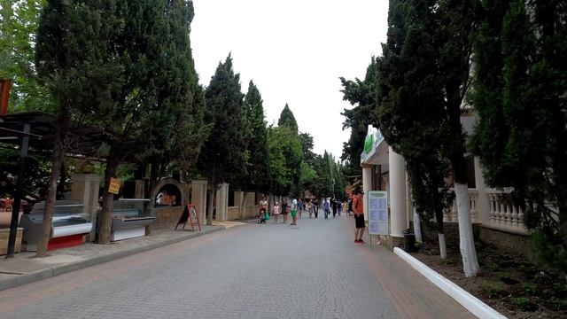 Лето в Крыму 2021. Почему туристы массово едут в Судак. ЦЕНЫ. Пляжи, море, набережная. смотреть онлайн