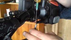 Смазка тросиков газа и сцепления на мотоцикле на примере BMW F650GS Dakar