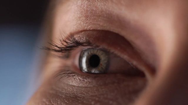 Почему появляются мушки перед глазами? смотреть онлайн