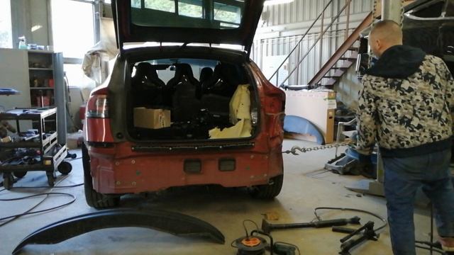 Кузовной ремонт Tesla model X. Замена заднего крыла на Tesla model X. смотреть онлайн