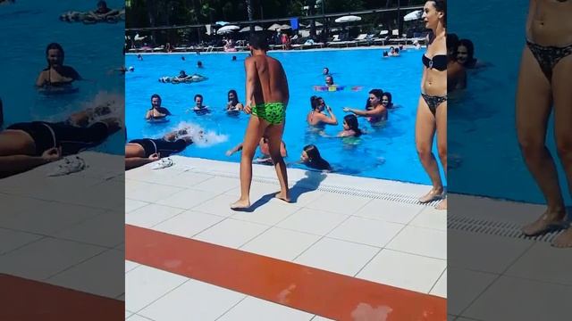 Человек Тюлень!?) смотреть онлайн