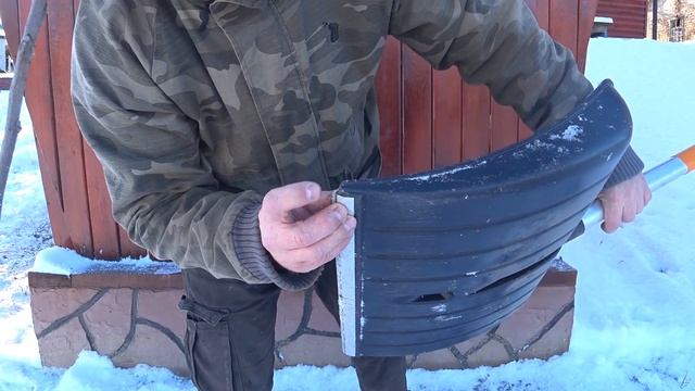 Лопата для снега Fiskars SnowXpert 143001! 3 года использования!!! смотреть онлайн