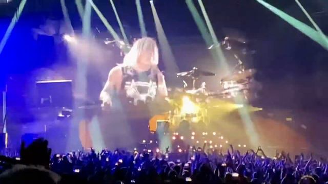Solo de batterie de Mikkey Dee смотреть онлайн