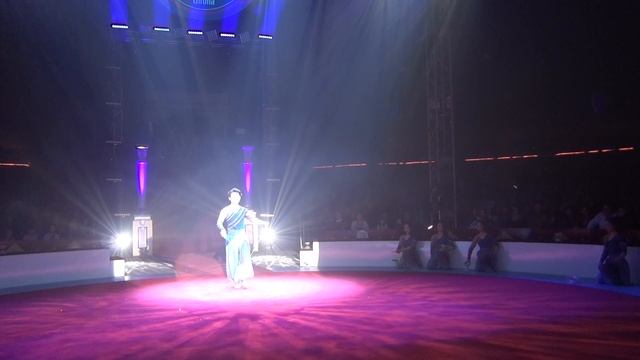 Диаболо. Fujian Acrobatic Troupe. Diabolos. Китай смотреть онлайн