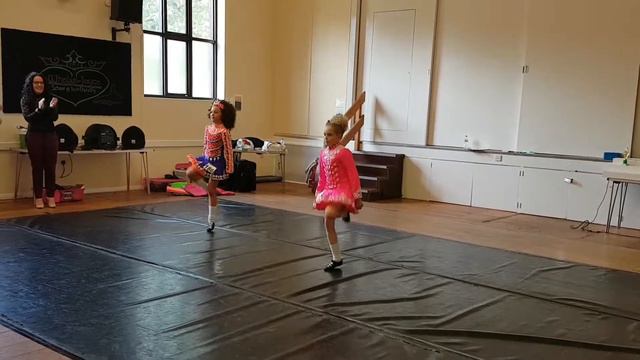 Galway Girl by Chloe & Daisy смотреть онлайн