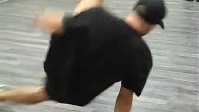 Хіп-хоп та брейк-данс набирають дедалі більшої популярності смотреть онлайн