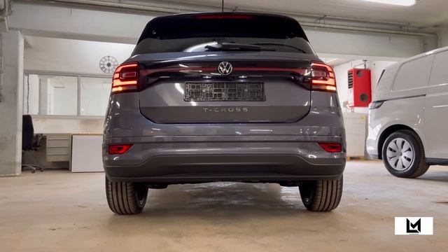 Volkswagen NEW T-Cross R-Line 2023 in 4K Smokey Grey Metal 18 inch Nevada walk around & Detail смотреть онлайн