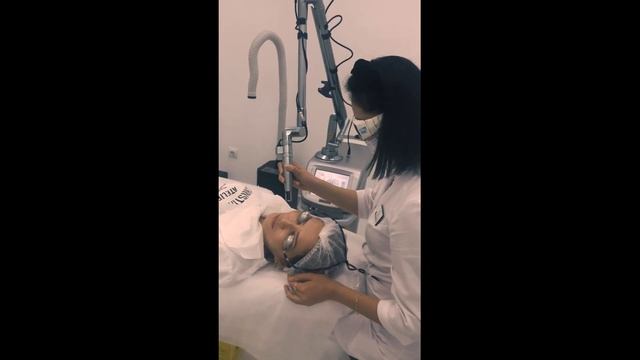 Лазерное омоложение в CosmoDerm Laser clinic смотреть онлайн