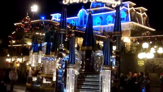 Mickey's Very Merry Christmas Parade 02/04 смотреть онлайн
